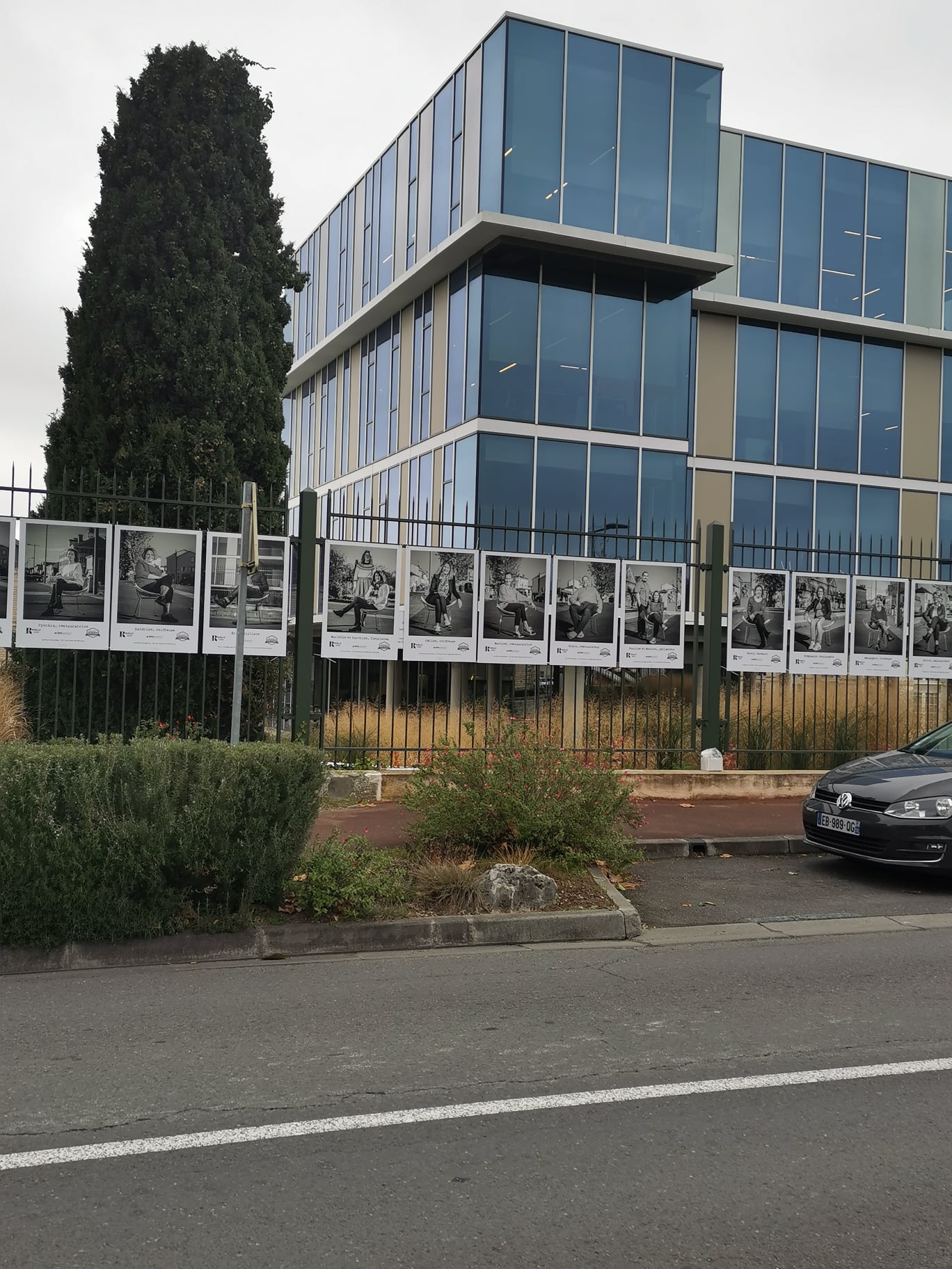 Mise en place d'une exposition de portraits des commerçants d'une ville